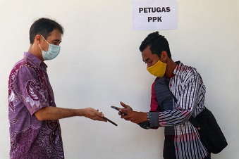 pelayan pembawa komuni--_1